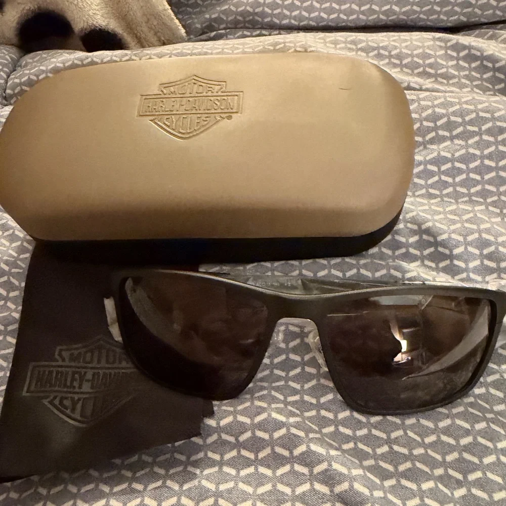 Harley-Davidson Black Rectangular Sunglasses - Picture 2 of 9